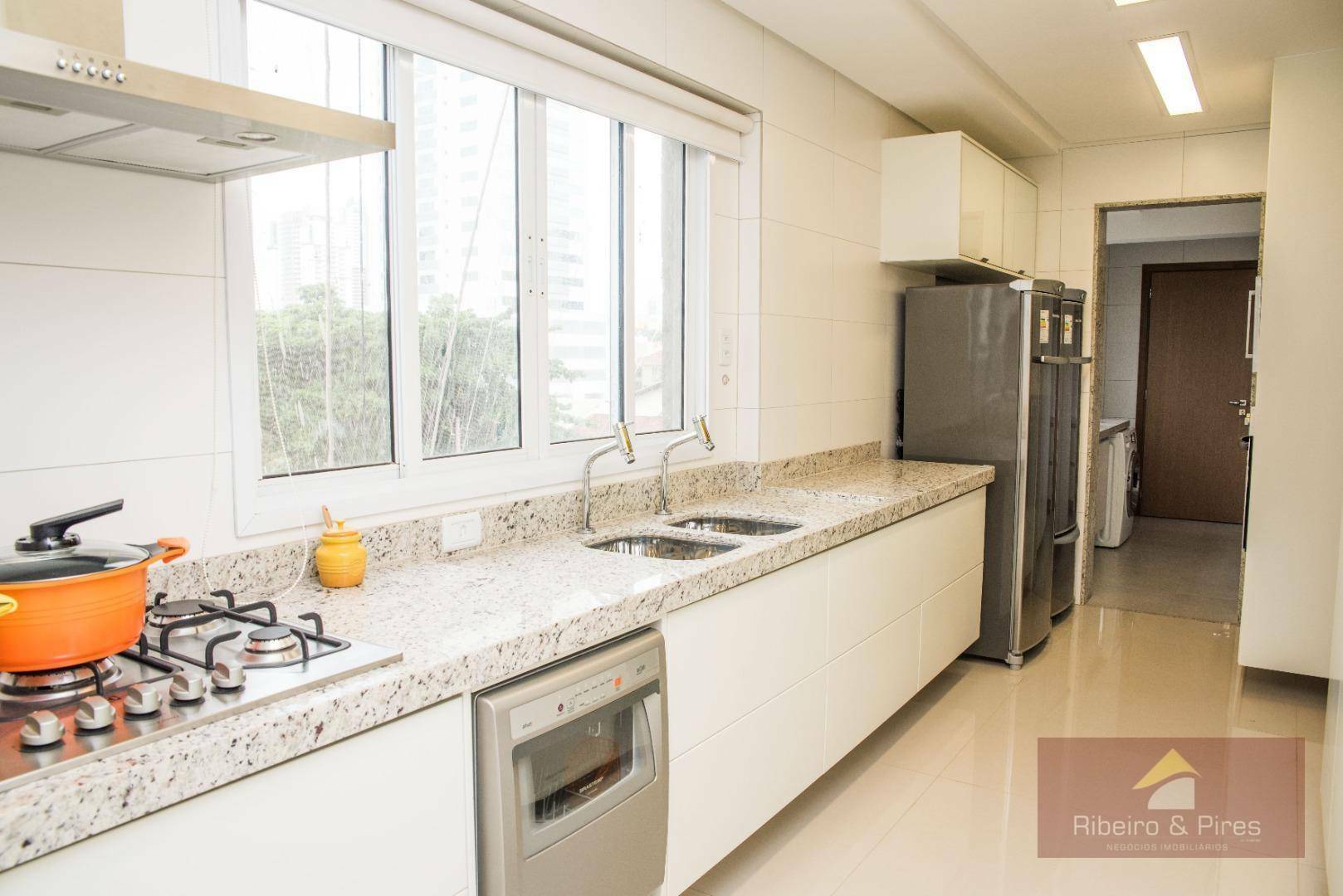 Apartamento à venda com 3 quartos, 172m² - Foto 7