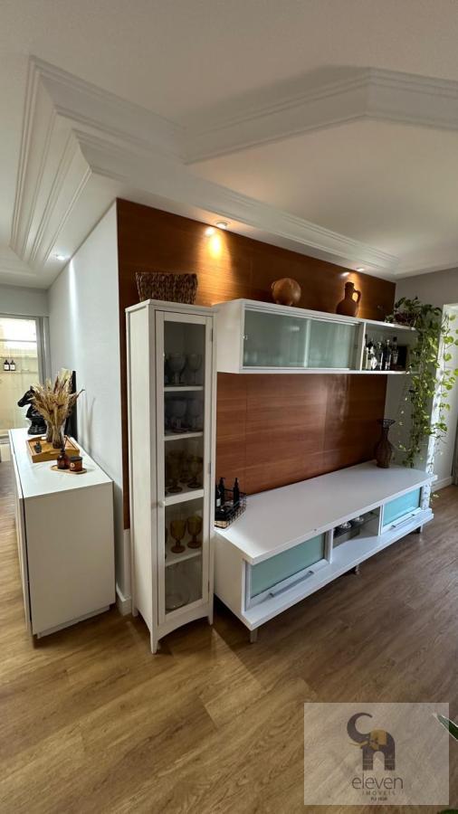 Apartamento à venda com 2 quartos, 78m² - Foto 2