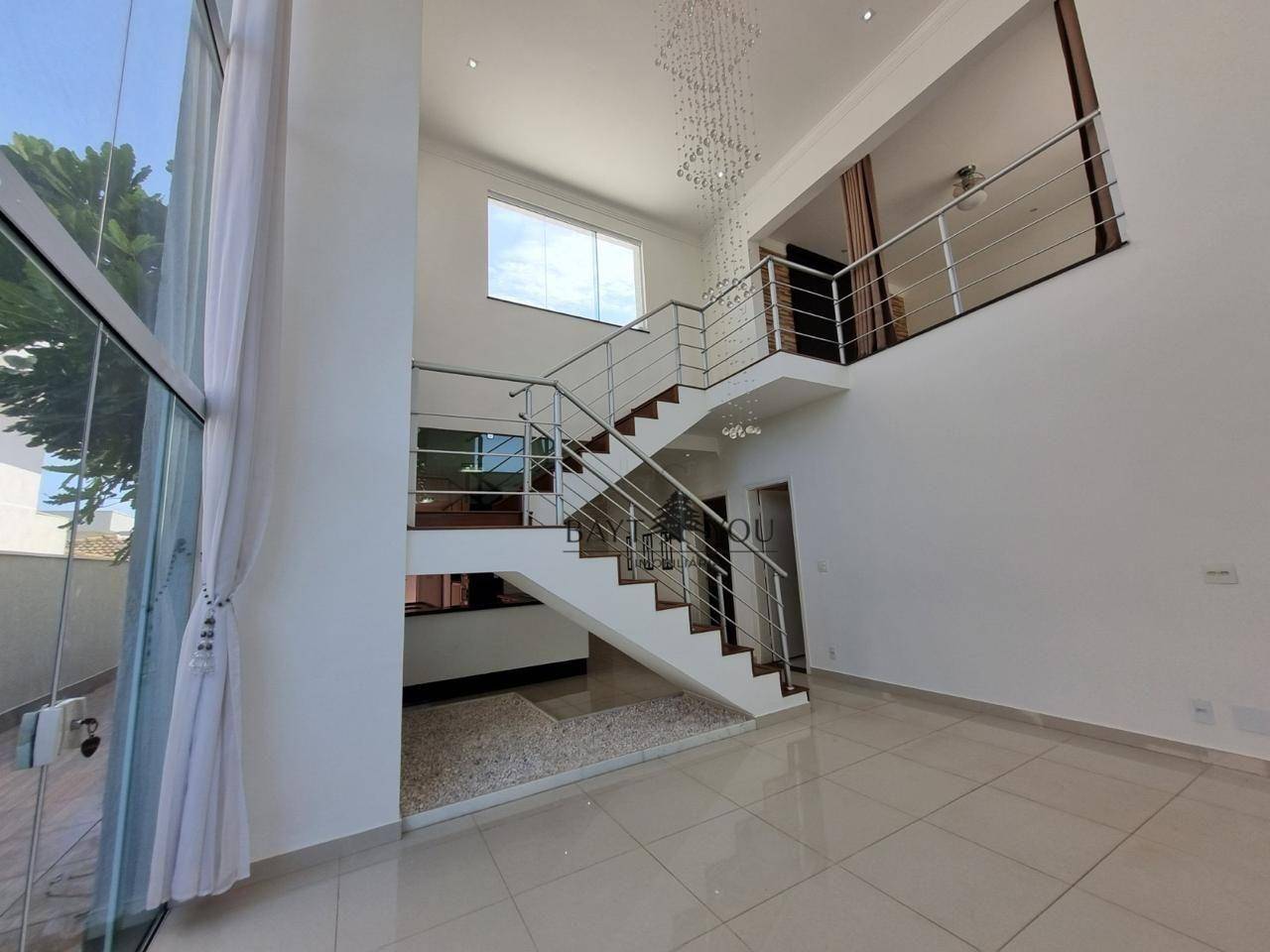 Casa para alugar com 3 quartos, 253m² - Foto 5