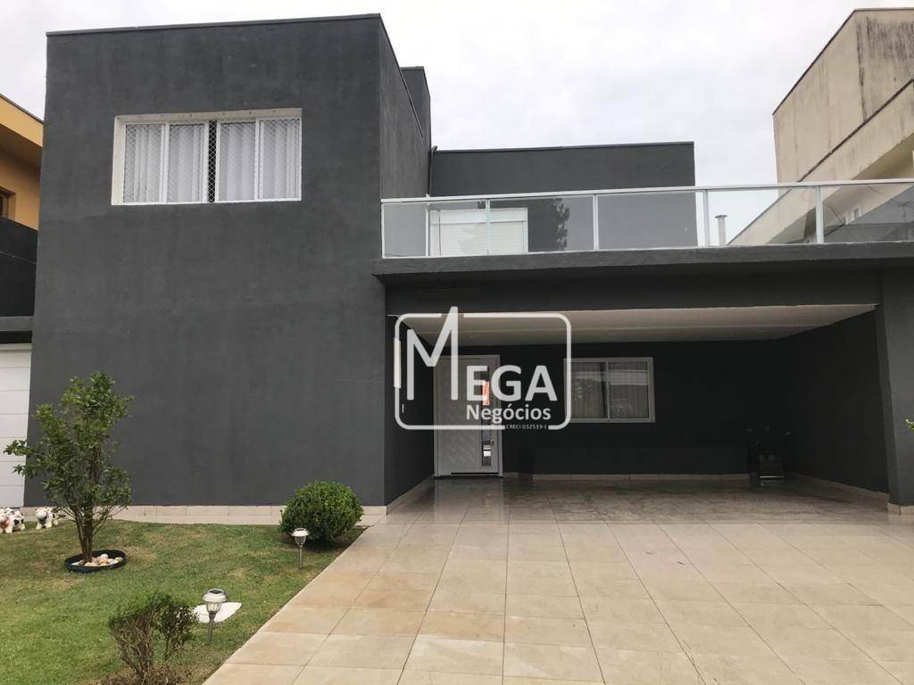 Casa de Condomínio à venda com 4 quartos, 250m² - Foto 1