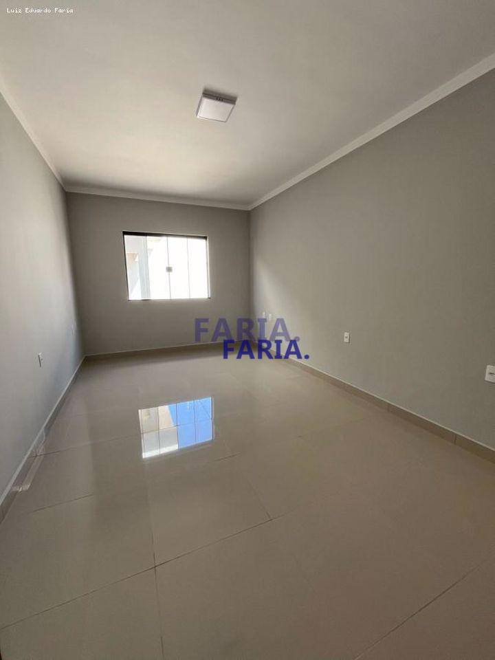 Casa à venda com 3 quartos, 155m² - Foto 11