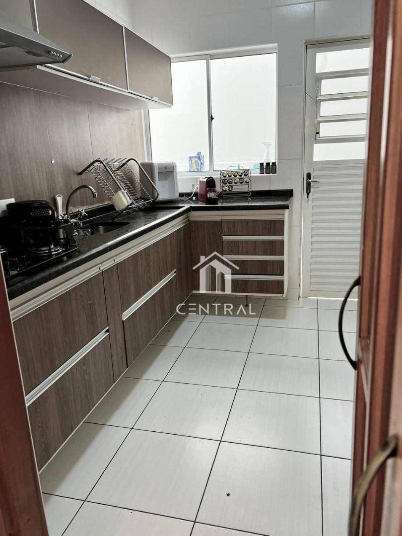 Casa de Condomínio à venda e aluguel com 3 quartos, 200m² - Foto 30