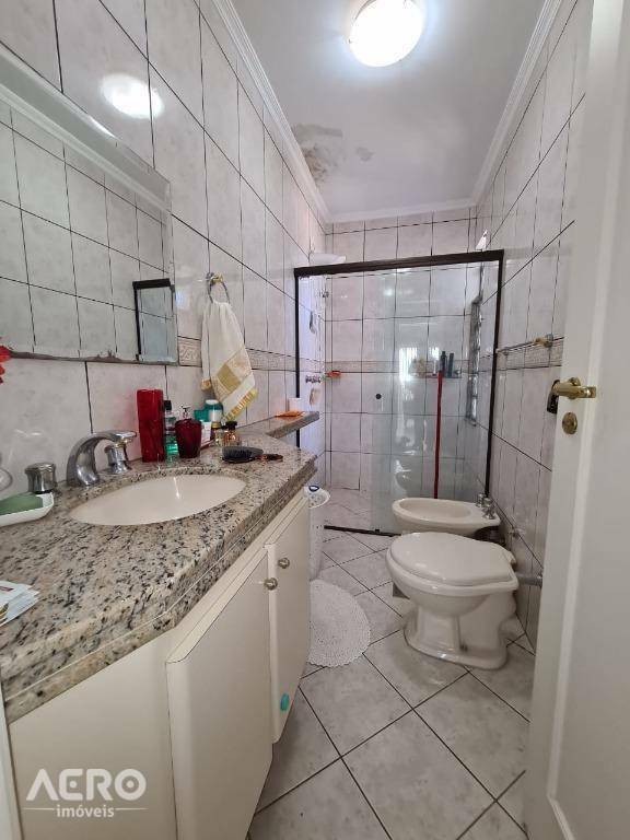 Casa de Condomínio à venda com 3 quartos, 320m² - Foto 35