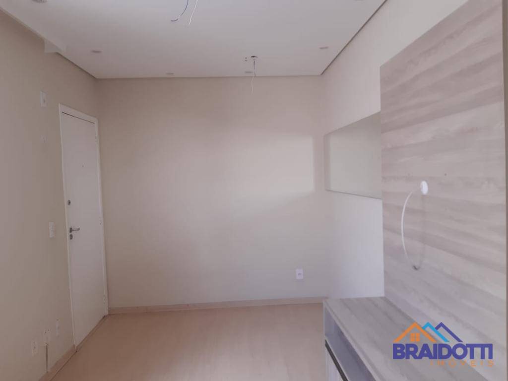 Apartamento à venda com 2 quartos, 45m² - Foto 4