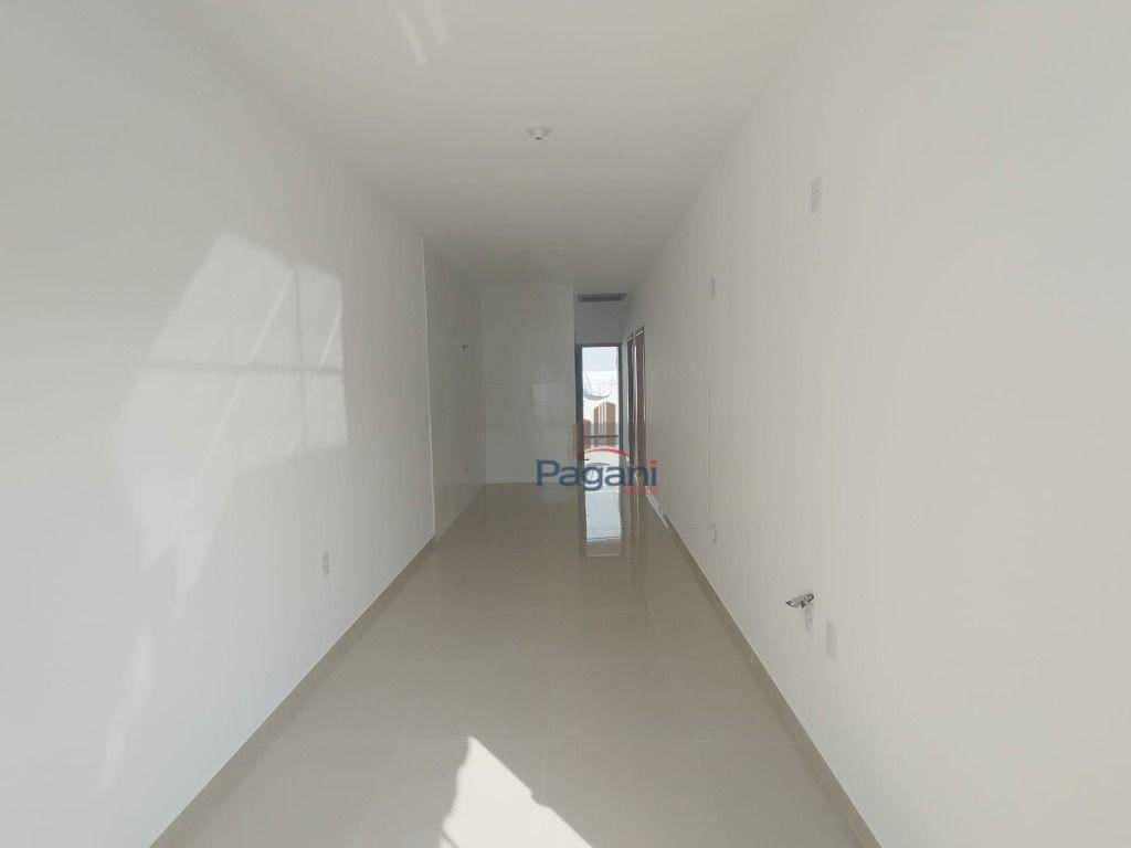 Casa à venda com 2 quartos, 50m² - Foto 5