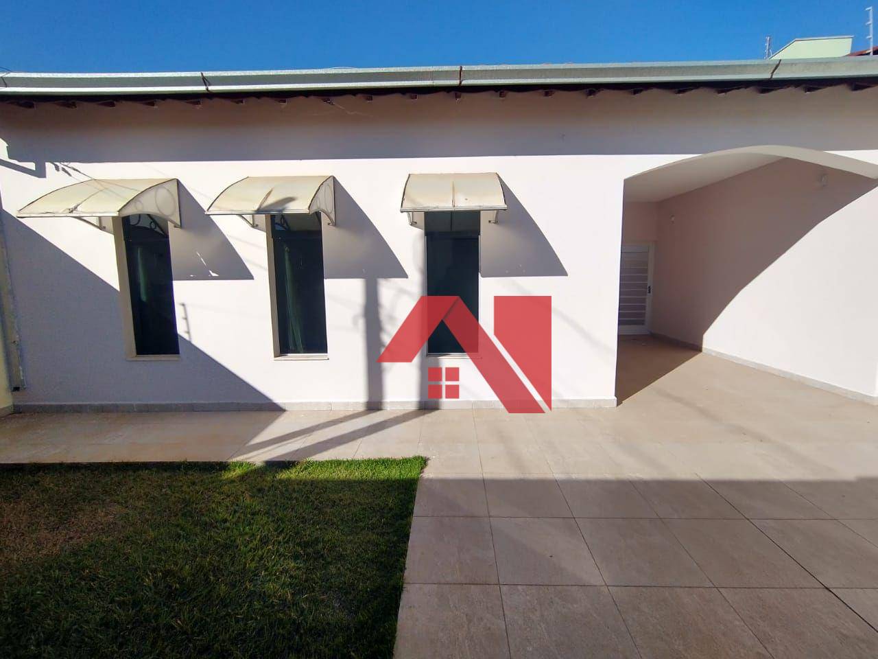 Casa para alugar com 4 quartos, 200m² - Foto 2