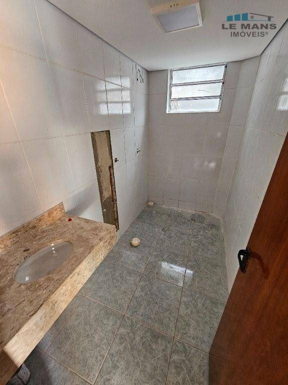 Casa à venda com 3 quartos, 217m² - Foto 11