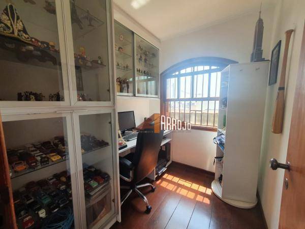 Sobrado à venda com 5 quartos, 240m² - Foto 39