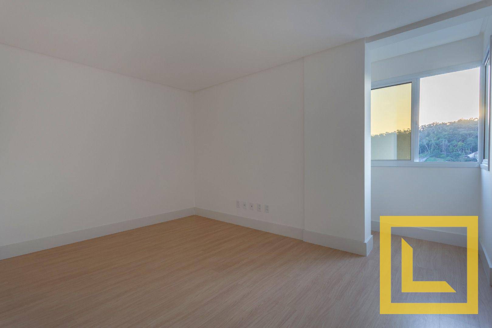 Apartamento à venda com 3 quartos, 111m² - Foto 3