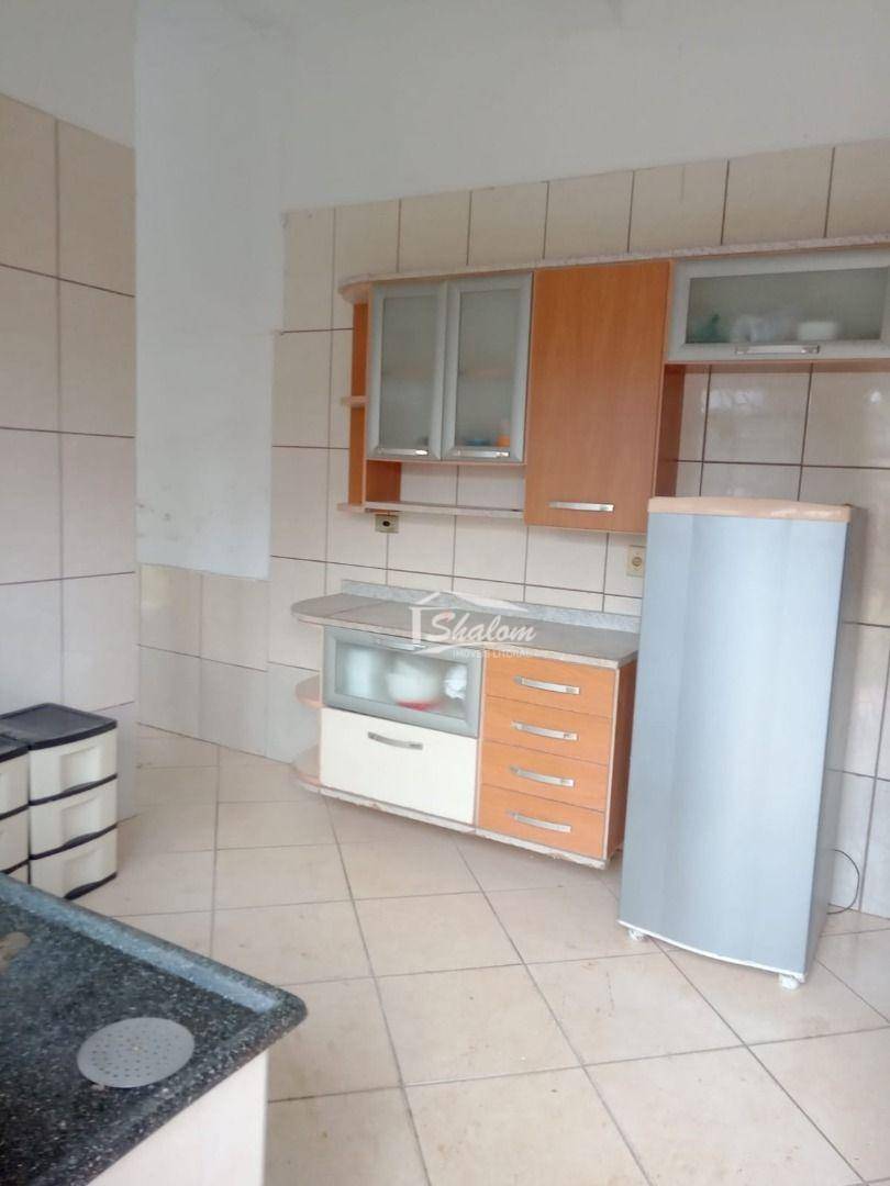 Casa à venda com 2 quartos, 70m² - Foto 6