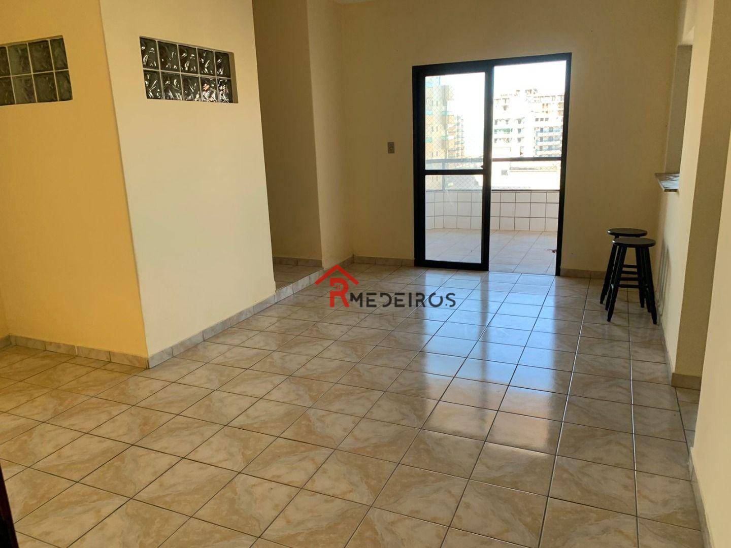 Apartamento à venda com 3 quartos, 147m² - Foto 2