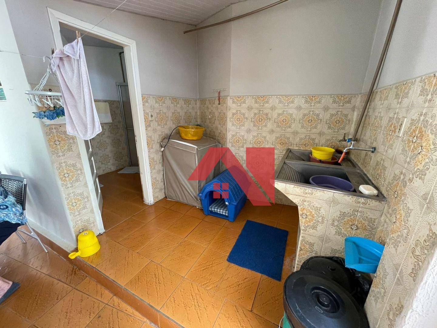 Casa à venda com 4 quartos, 250m² - Foto 14