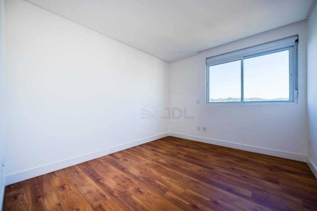 Apartamento à venda com 3 quartos, 199m² - Foto 13