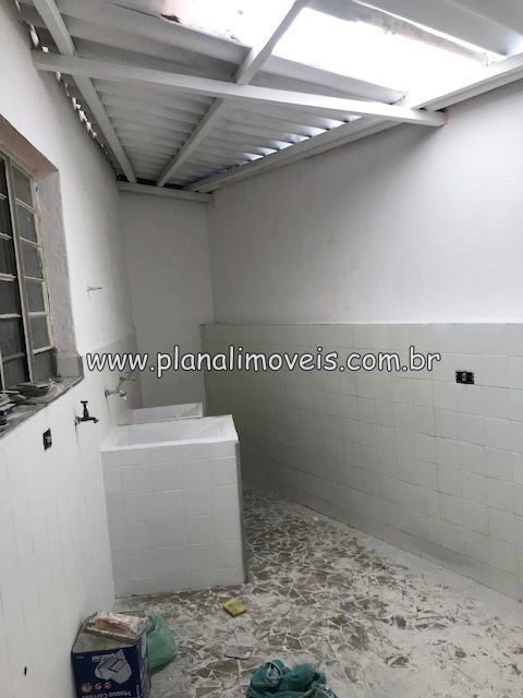 Casa à venda com 6 quartos, 250m² - Foto 15