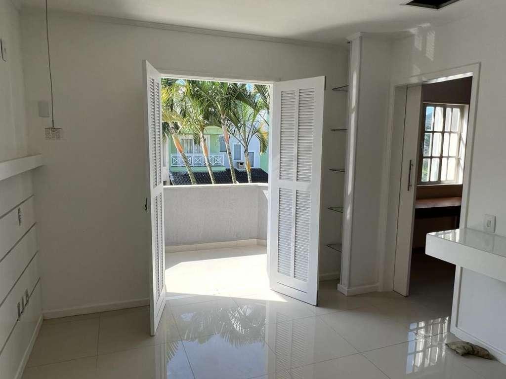 Casa de Condomínio à venda com 4 quartos, 250m² - Foto 8