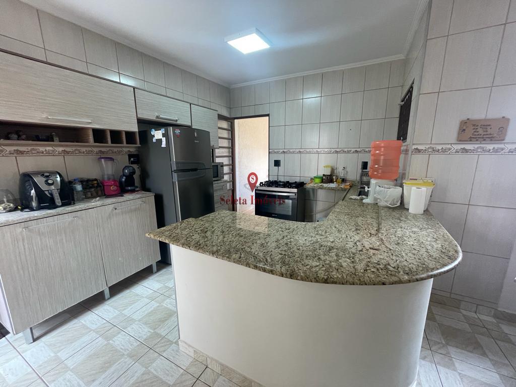 Casa à venda com 4 quartos, 140m² - Foto 18