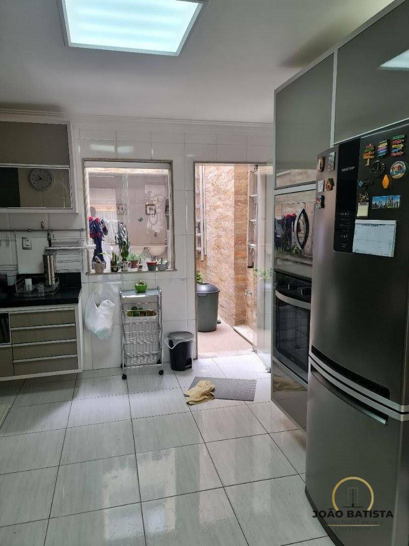 Casa à venda com 4 quartos, 280m² - Foto 51
