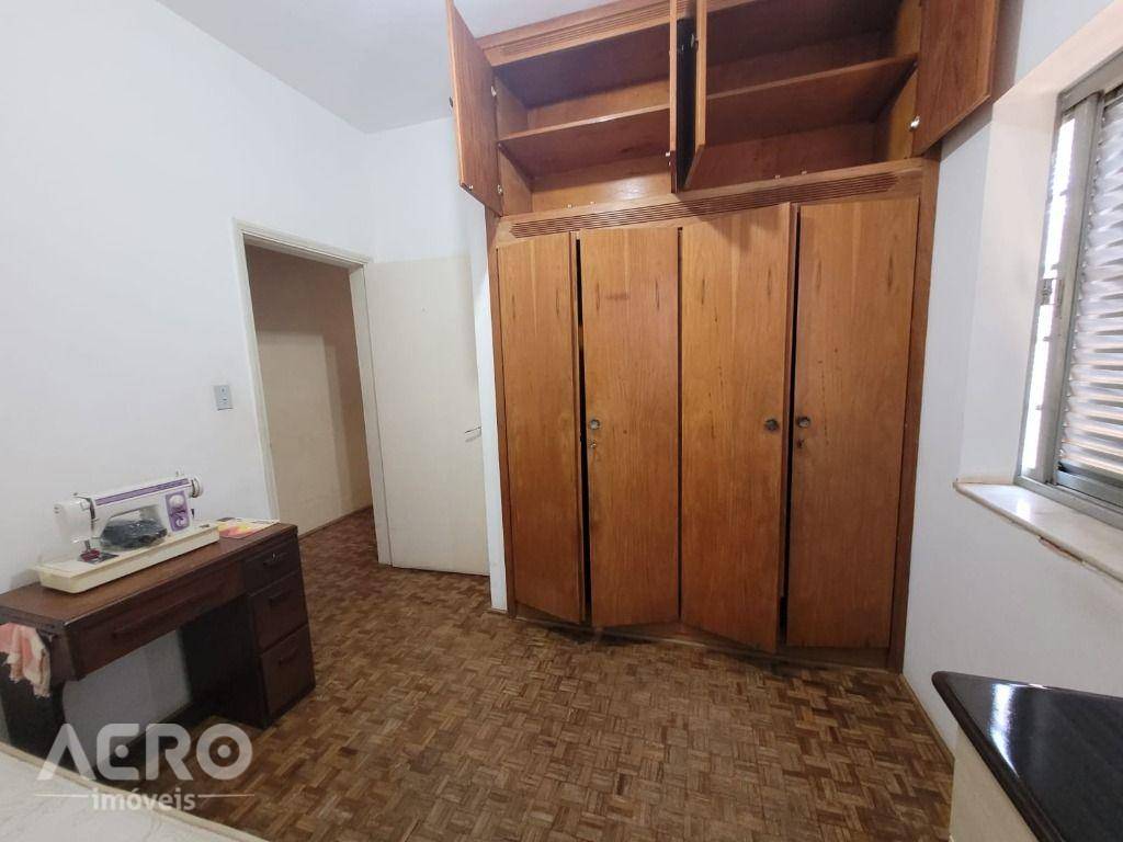 Casa à venda com 3 quartos, 208m² - Foto 11