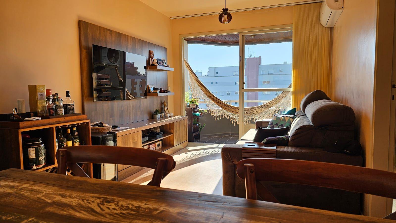 Apartamento à venda com 3 quartos, 85m² - Foto 1