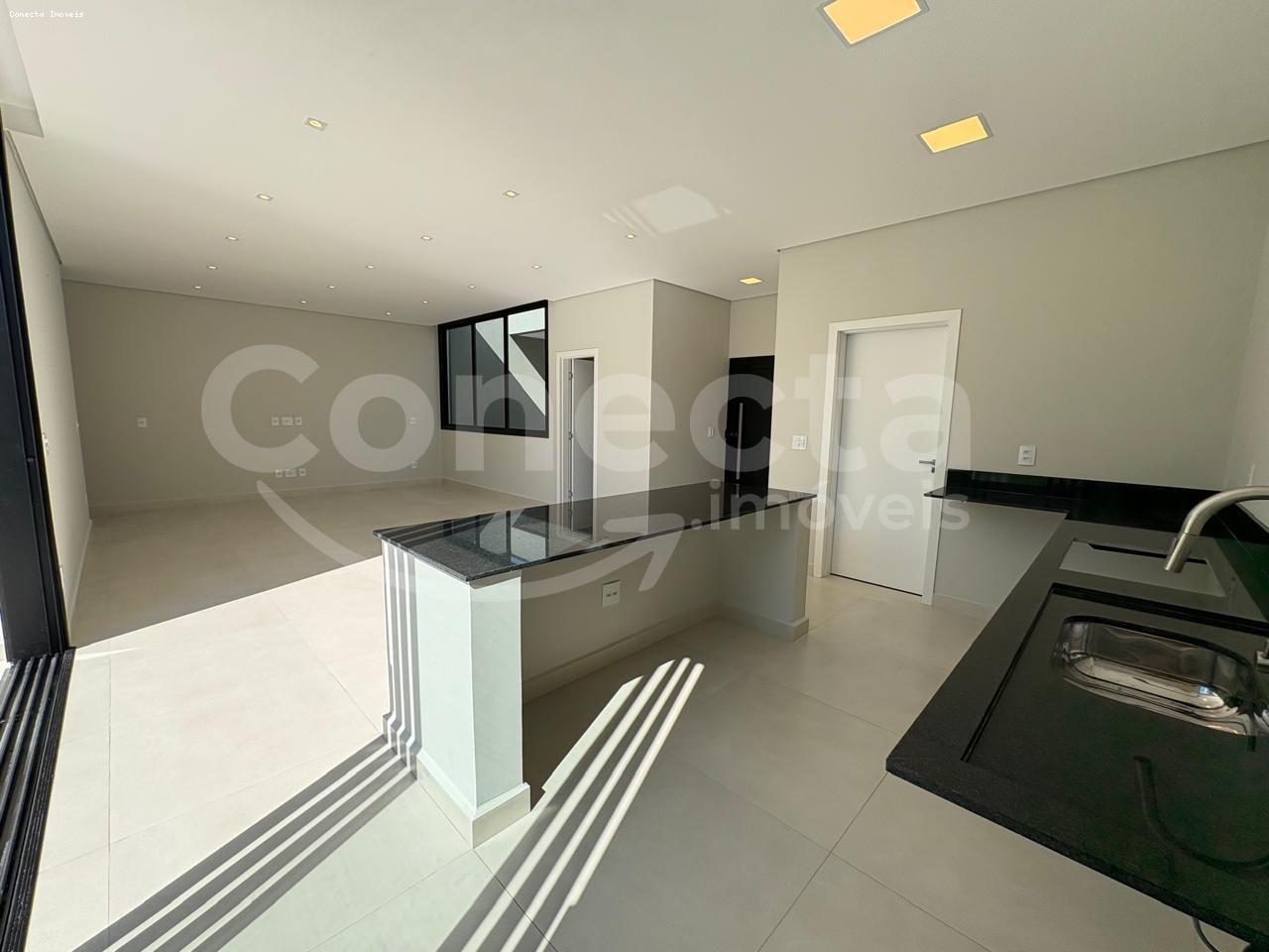 Casa à venda com 4 quartos, 155m² - Foto 4