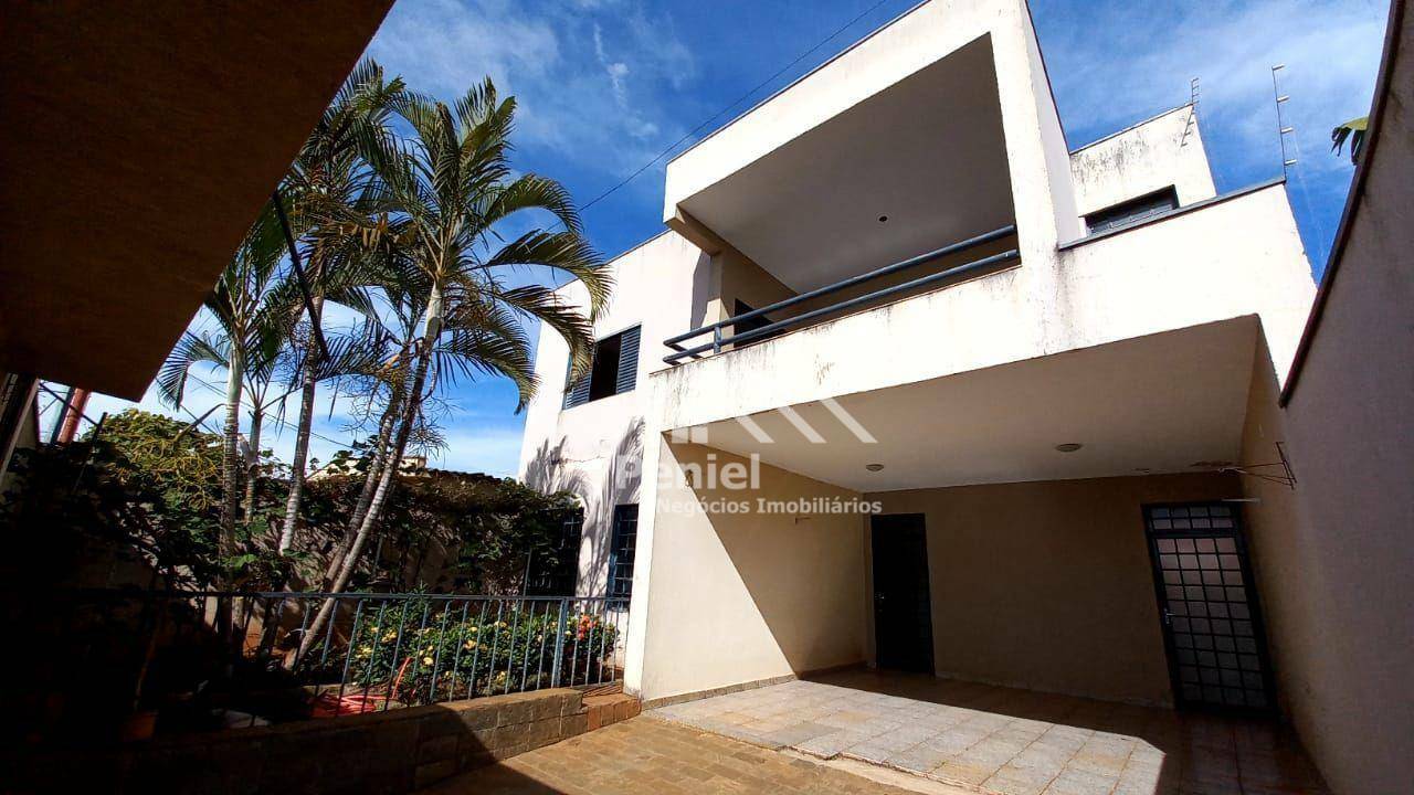 Casa à venda com 5 quartos, 236m² - Foto 2