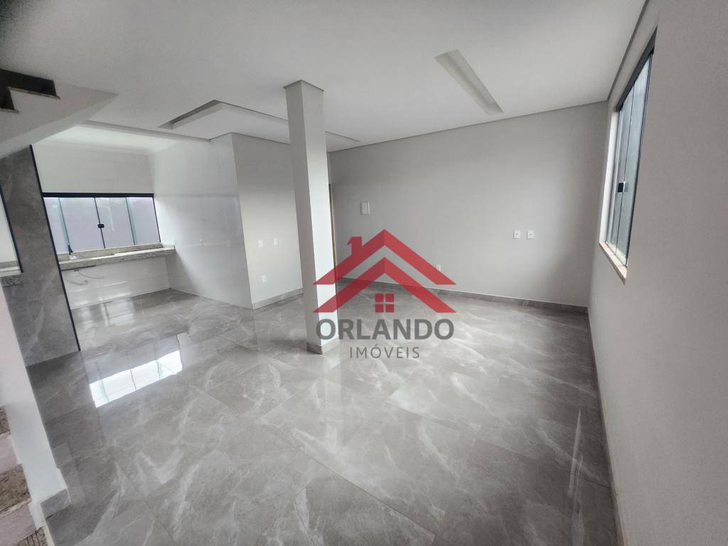 Sobrado à venda com 3 quartos, 100m² - Foto 2