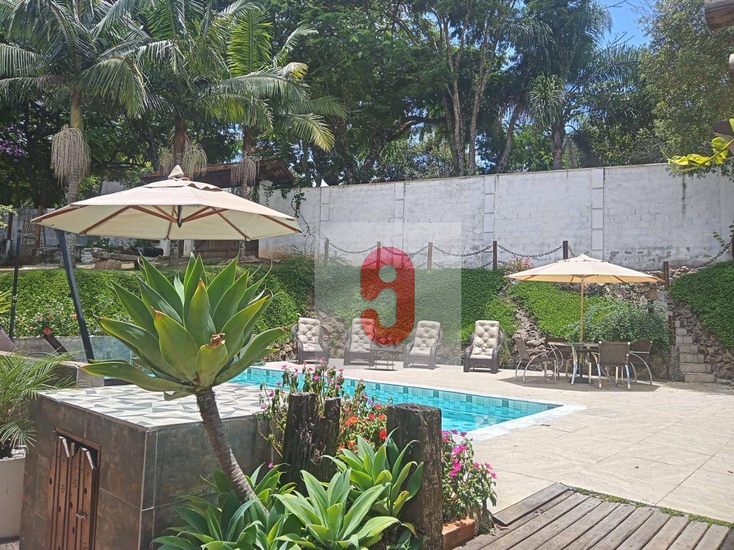 Chácara, 3 quartos, 851 m² - Foto 1