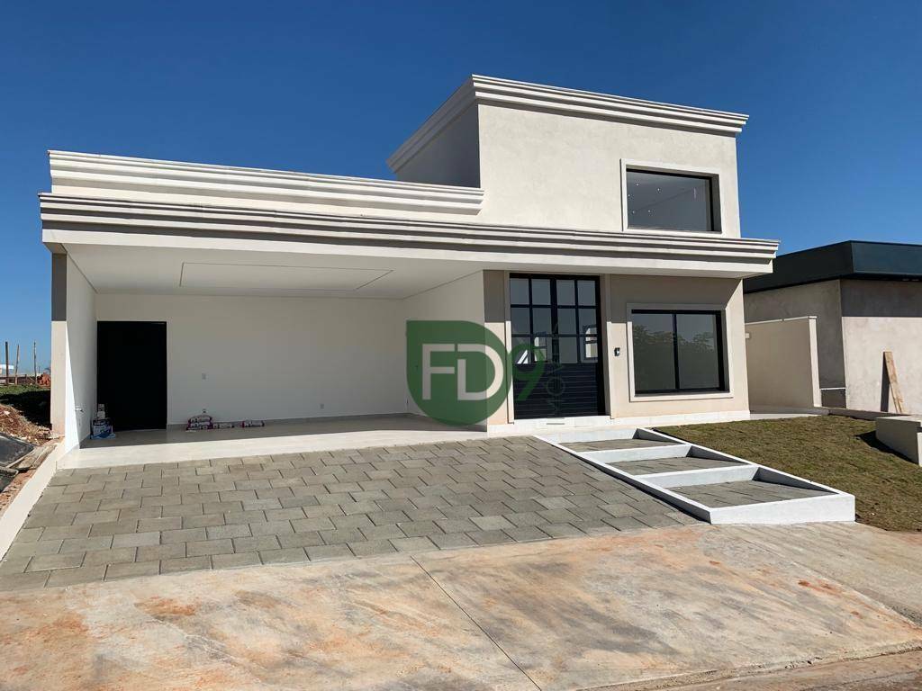 Casa de Condomínio à venda com 4 quartos, 255m² - Foto 1