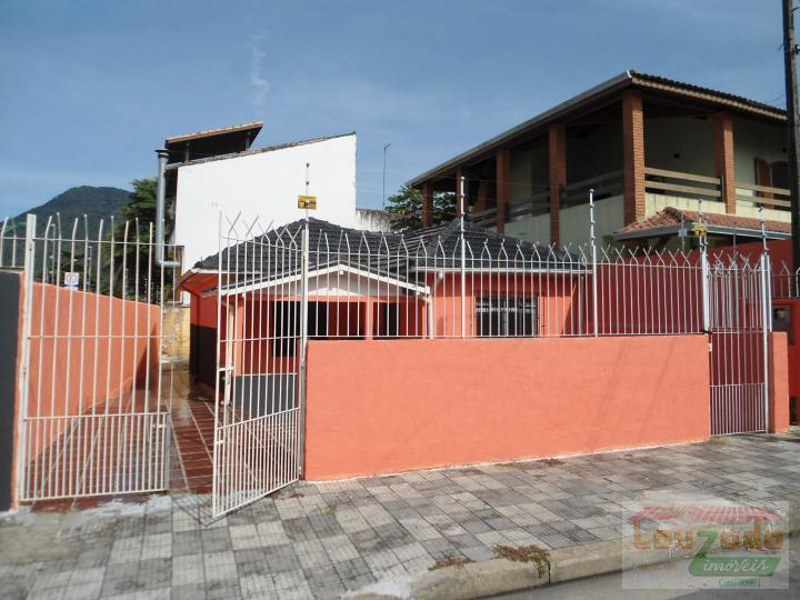 Casa à venda com 2 quartos, 250m² - Foto 1