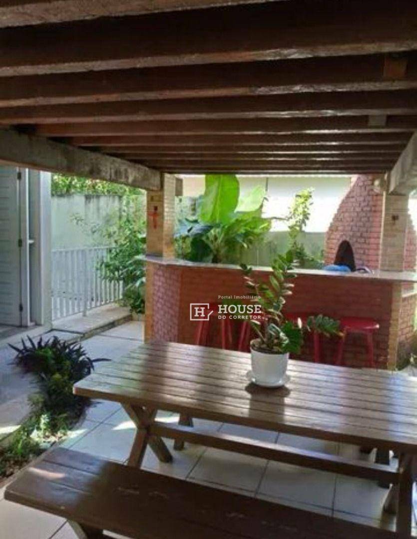 Casa de Condomínio à venda com 3 quartos, 360m² - Foto 15