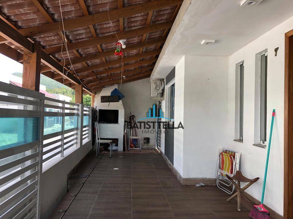 Casa à venda com 2 quartos, 68m² - Foto 4