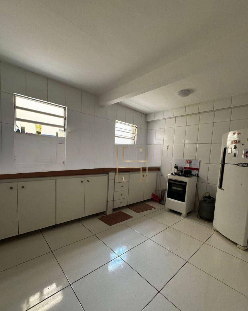 Casa à venda com 3 quartos, 200M2 - Foto 3