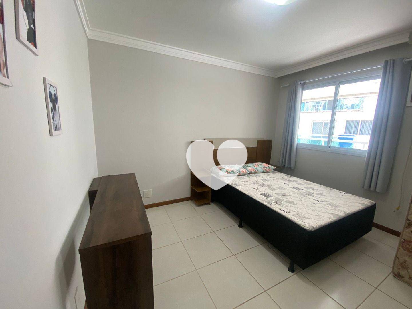 Apartamento à venda com 3 quartos, 130m² - Foto 19