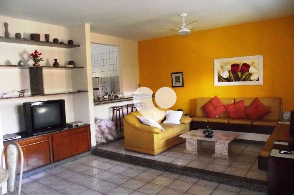 Casa de Condomínio à venda com 3 quartos, 381m² - Foto 5