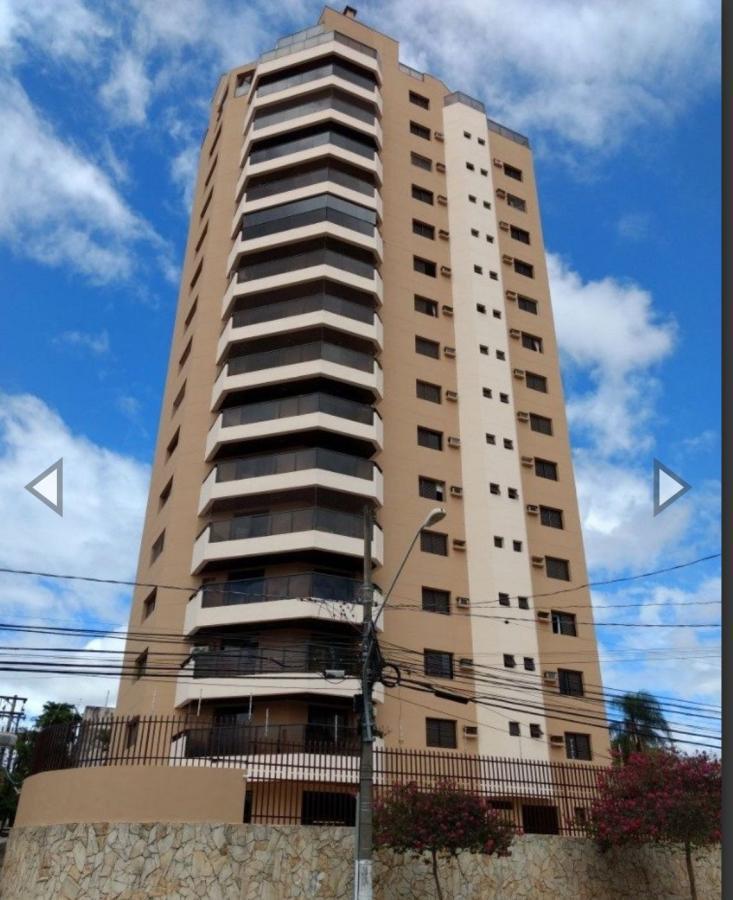 Apartamento à venda com 3 quartos, 268m² - Foto 1