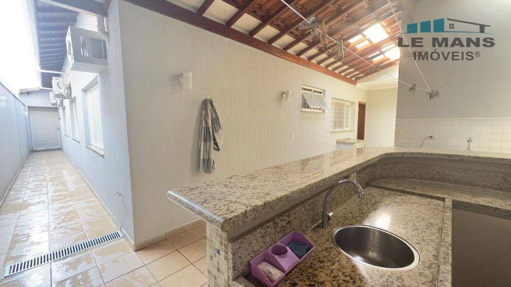 Casa à venda com 3 quartos, 230m² - Foto 31