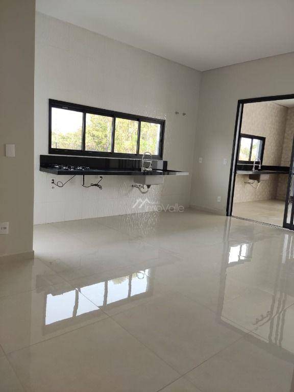 Casa de Condomínio à venda com 3 quartos, 227m² - Foto 4