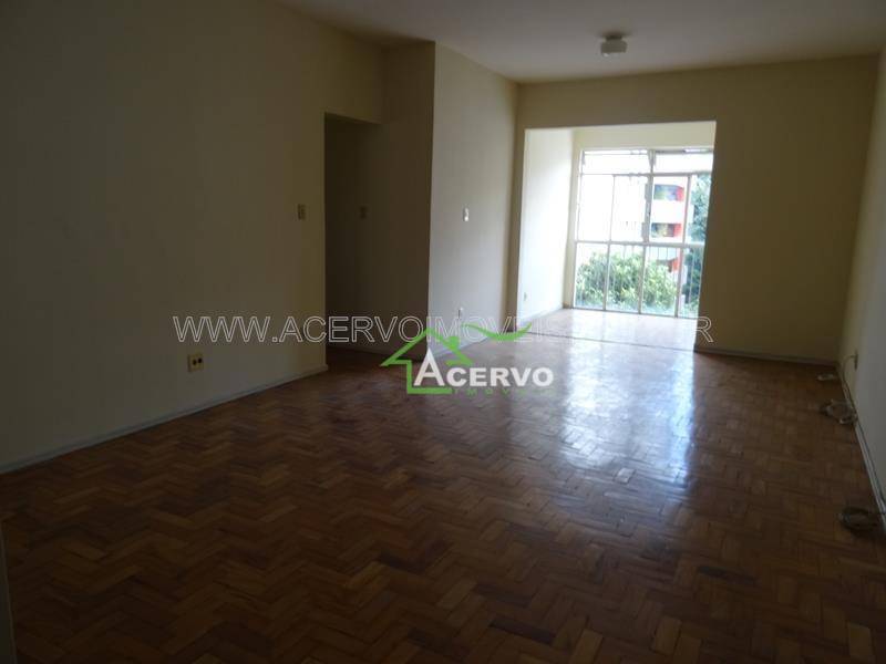 Apartamento à venda com 3 quartos, 157m² - Foto 4