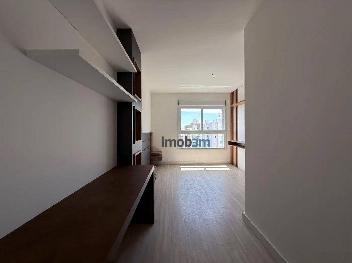 Apartamento para alugar com 3 quartos, 137m² - Foto 6