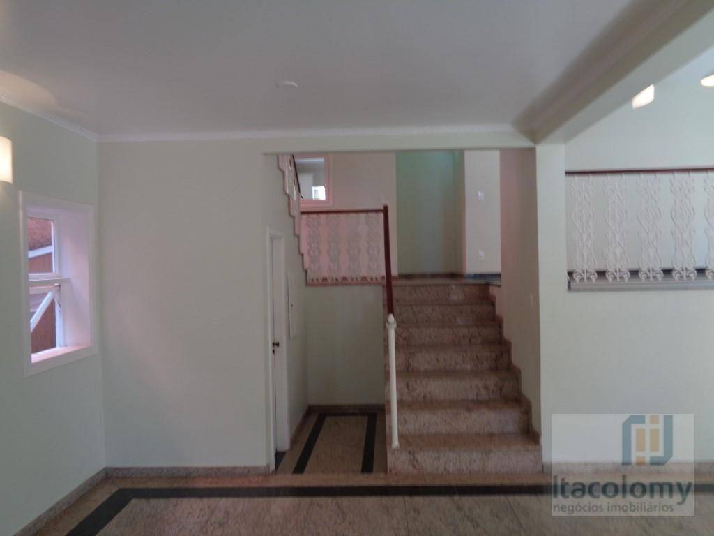 Casa de Condomínio para alugar com 4 quartos, 350m² - Foto 17