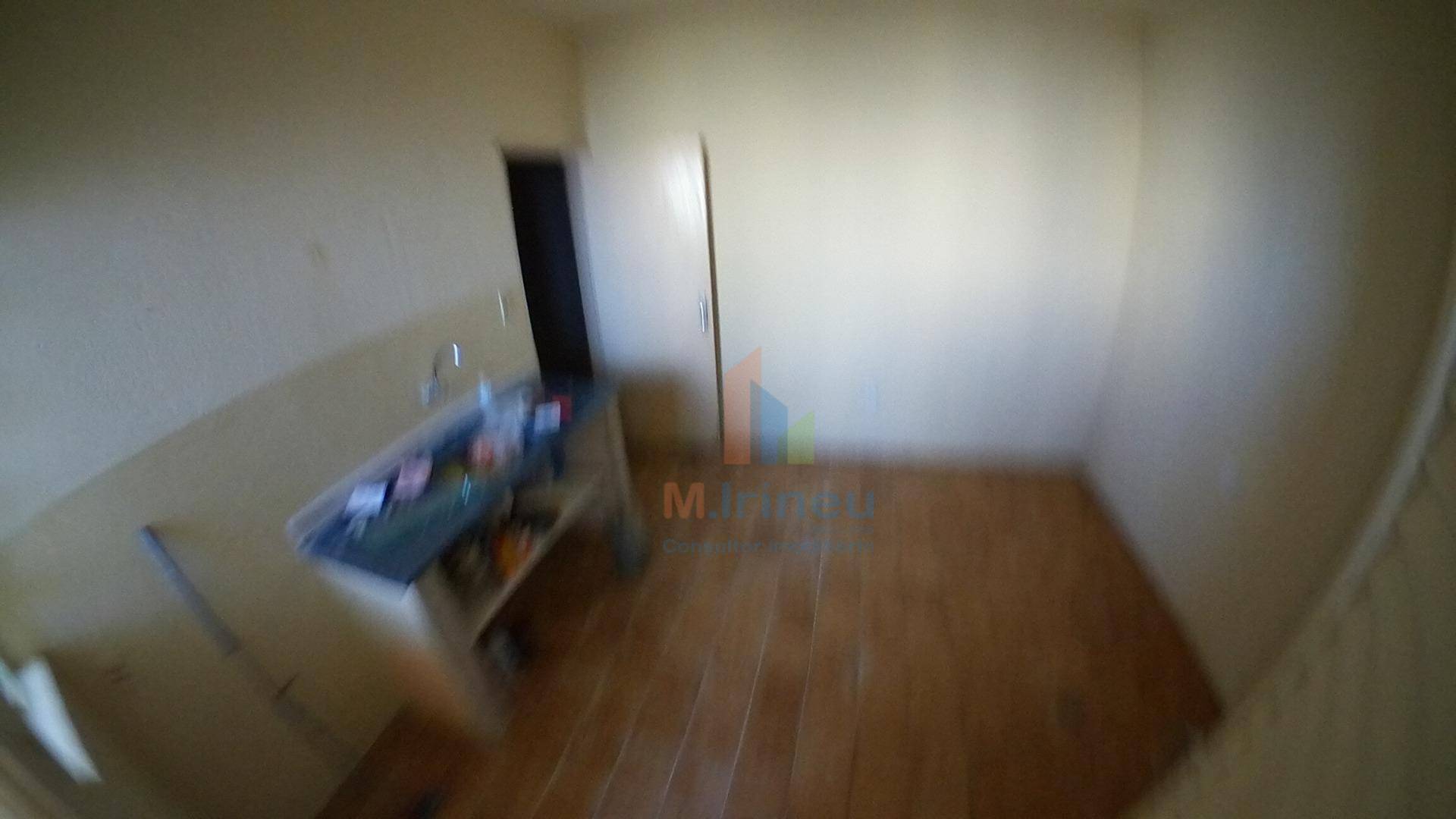 Casa à venda com 5 quartos, 200m² - Foto 2