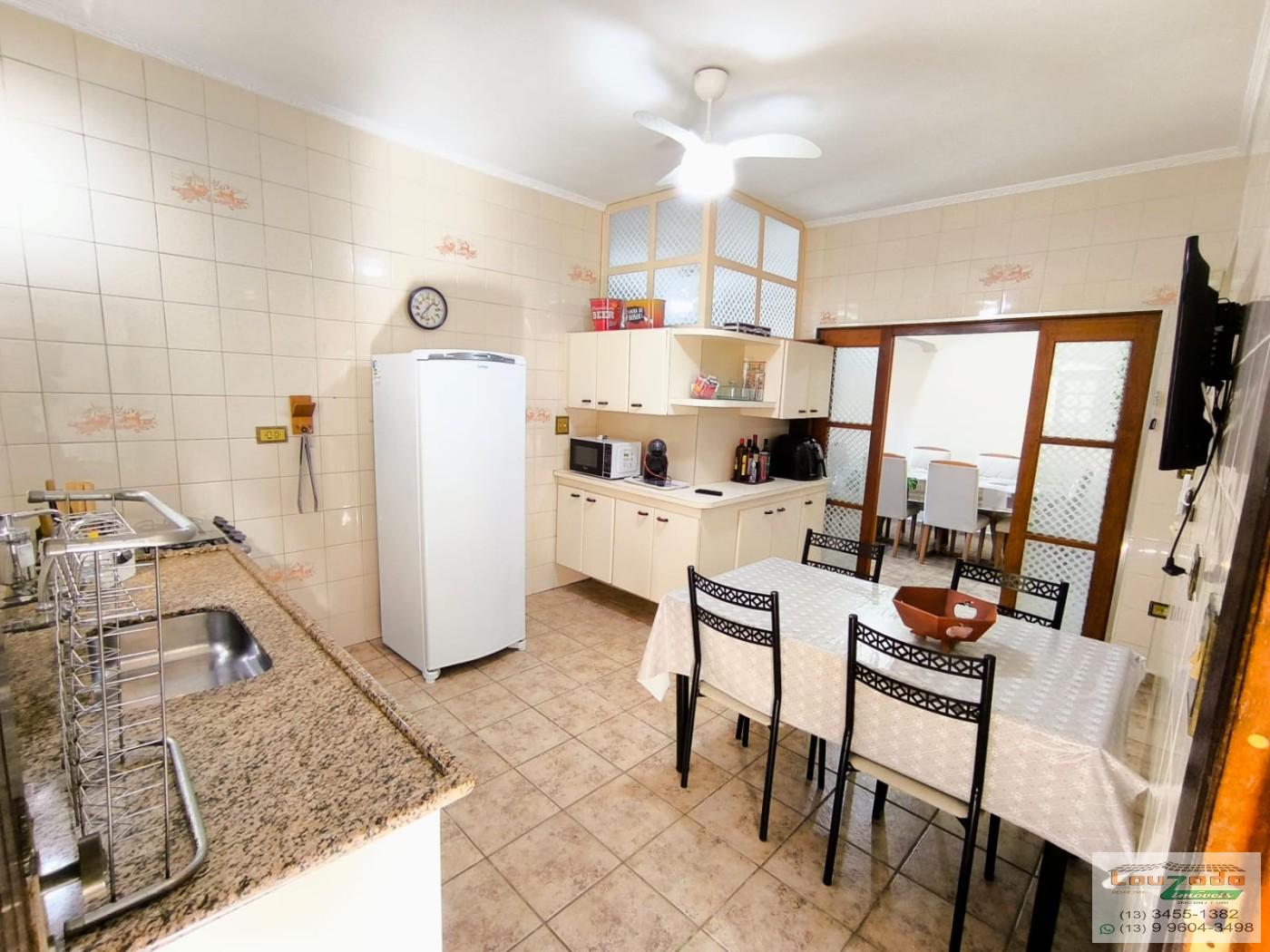 Casa à venda com 3 quartos, 350m² - Foto 10
