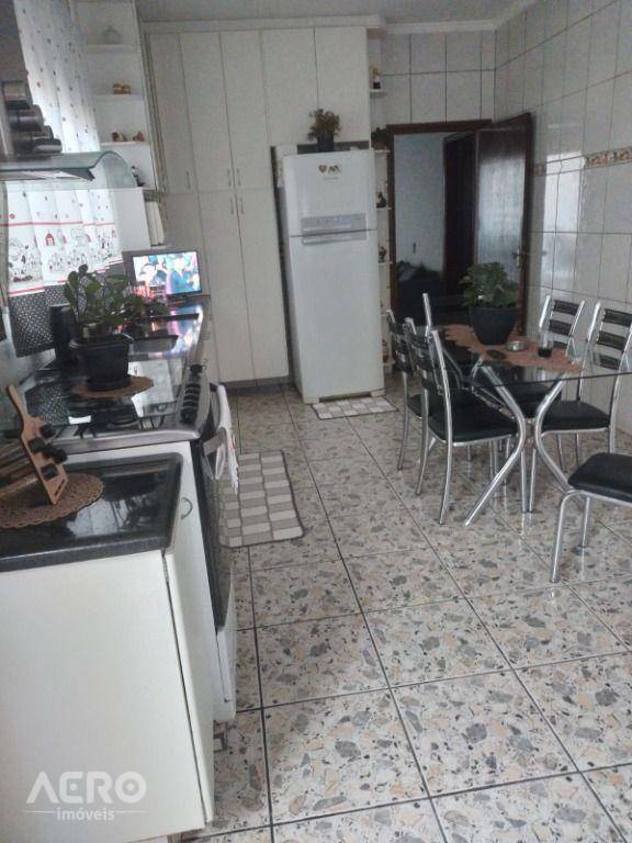Casa à venda com 2 quartos, 167m² - Foto 22