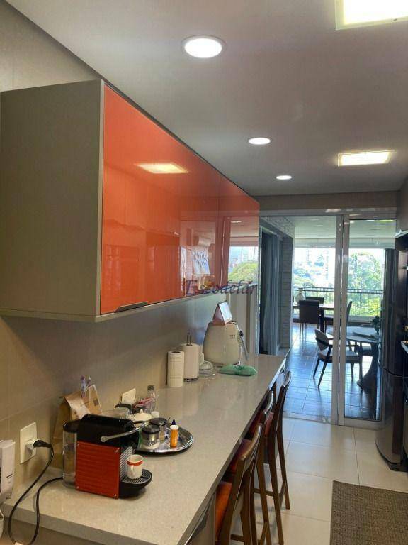 Apartamento à venda com 4 quartos, 231m² - Foto 8