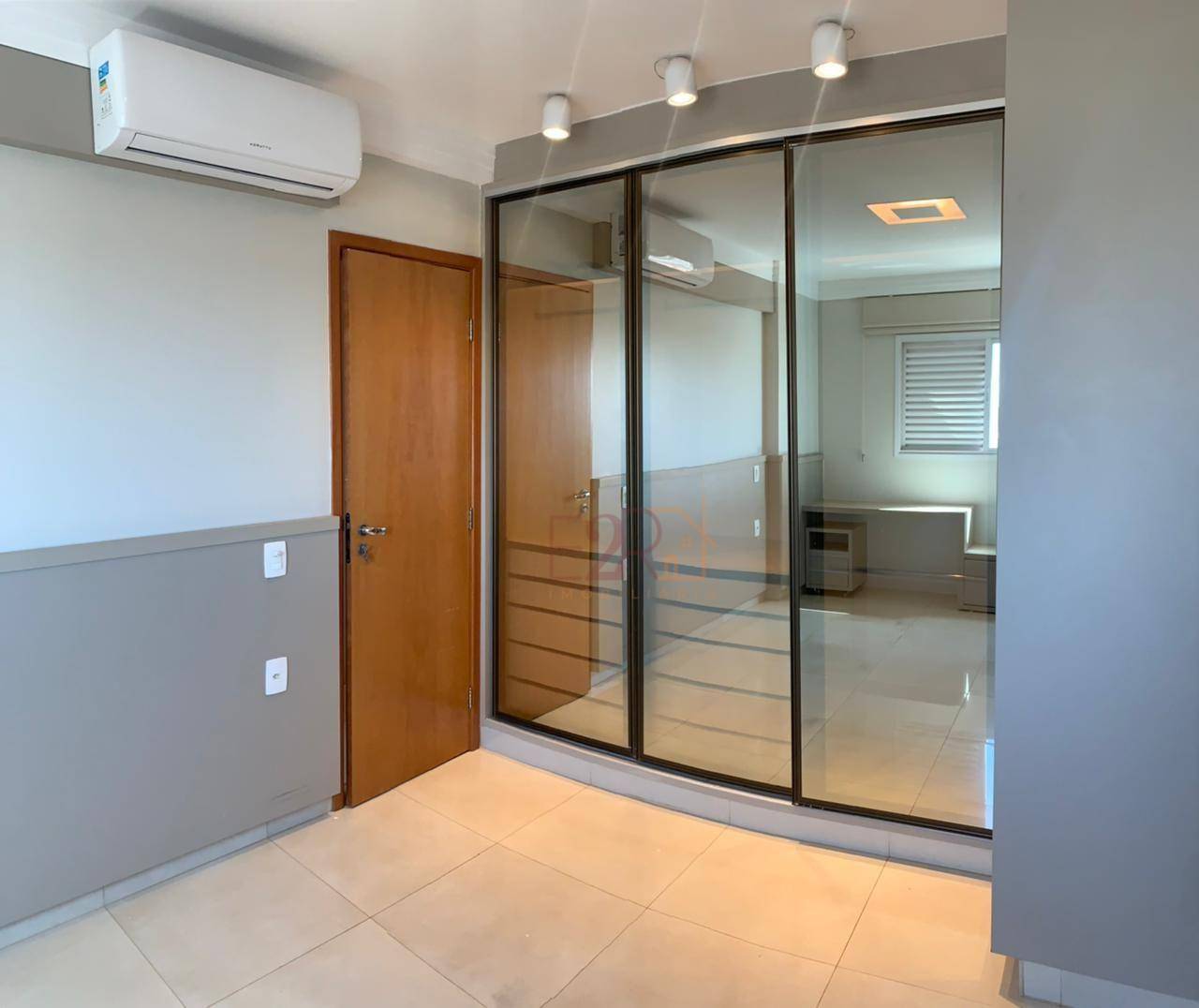 Apartamento à venda com 3 quartos, 140m² - Foto 5