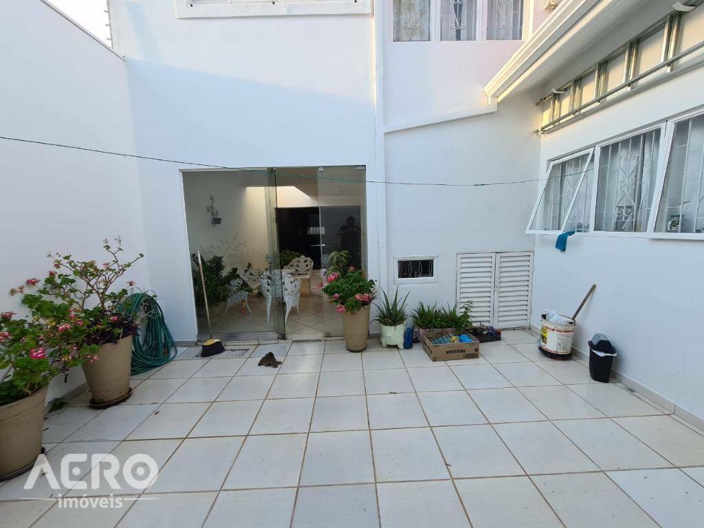 Casa à venda com 3 quartos, 195m² - Foto 26