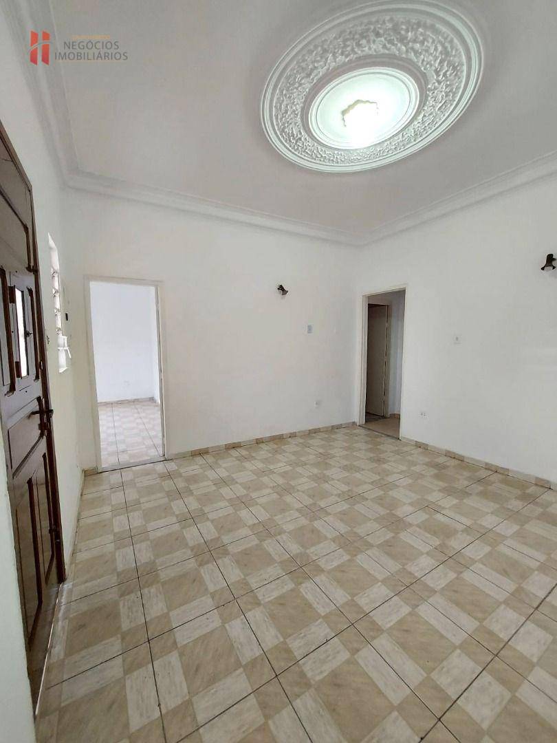 Casa à venda com 3 quartos, 220m² - Foto 8