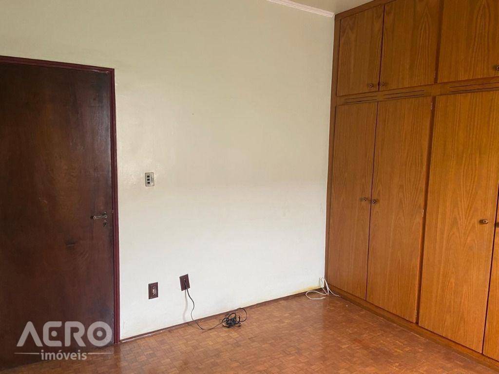 Casa para alugar com 3 quartos, 280m² - Foto 24