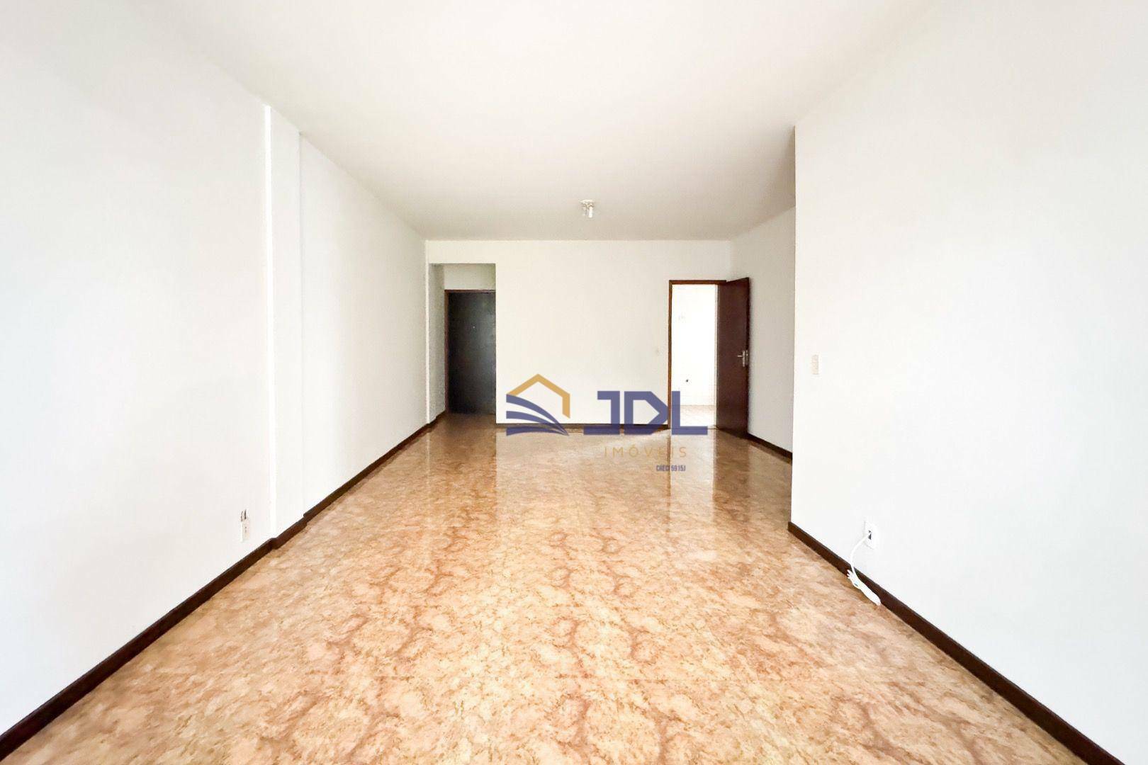 Apartamento à venda com 3 quartos, 106m² - Foto 1