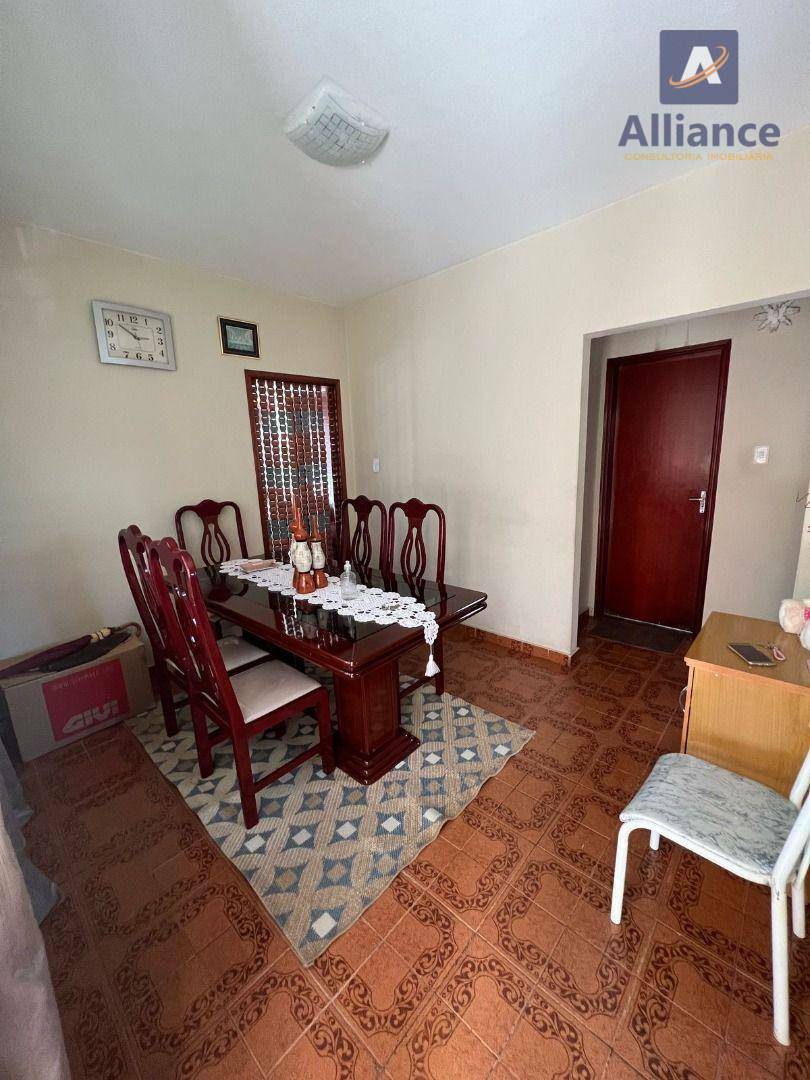 Casa à venda com 3 quartos, 250m² - Foto 6